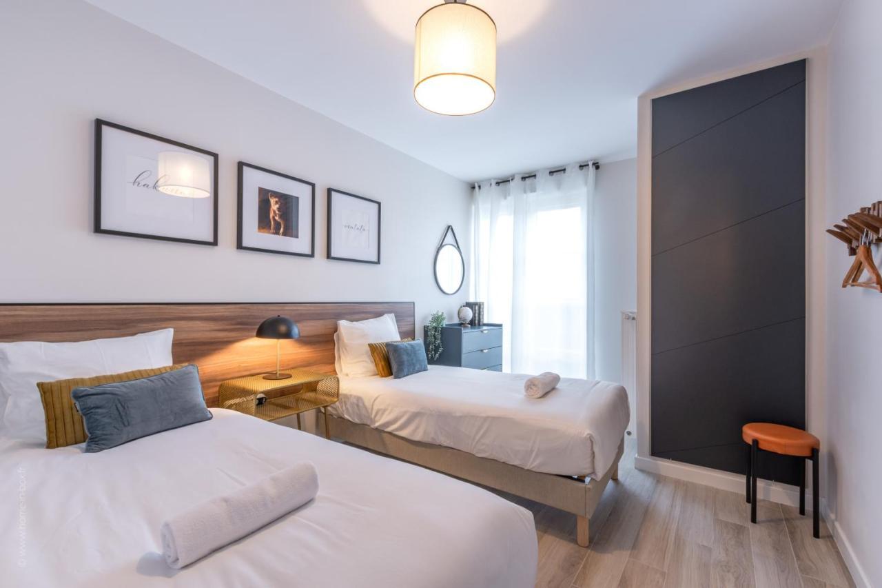 Le Celeste By Plaza Serris Bagian luar foto